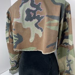 Upcylced cropped camo jacket